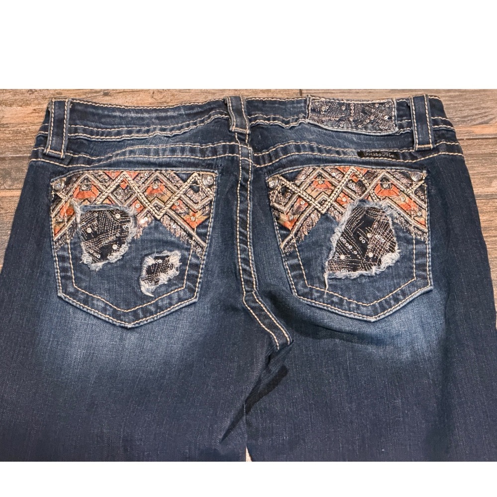 Miss Me Straight Leg Low Rise Dark Wash Embroidered Sequin Jeans 28x33 Y2K BKE